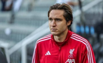 利物浦欧冠排位赛名单出炉！基耶萨遭弃用，外援名额卡死，22人阵容太薄？