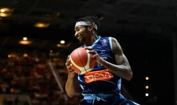 前太阳球员欧文斯将加盟法甲联赛，他的欧洲表现如何？