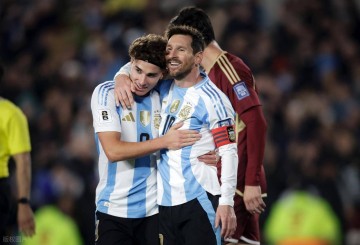 球王诞生！梅西球王加冕，国际足坛历史第一人