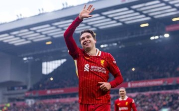 留队是对还是错？27岁基耶萨迎生涯低谷，17岁新星成他竞争对手