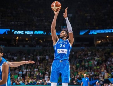 字母哥欧洲杯连续11场得分25+ 距历史第一仅差9场