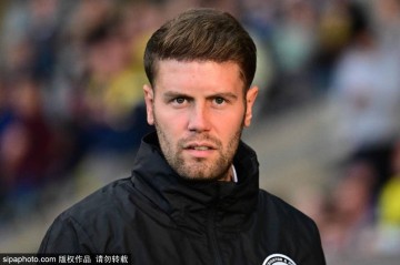 英格兰联赛杯第2轮：牛津联队0-6布莱顿</title>
        
    <title>英格兰联赛杯第2轮：牛津联队0-6布莱顿