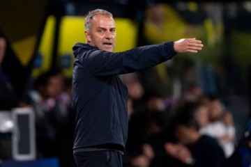 冲亚马尔来的？曝弗里克要求球员减少商业活动，巴萨18岁核心引不满