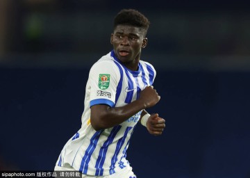 曼联错失8000万英镑节约，卡洛斯·巴莱巴转会风云再起