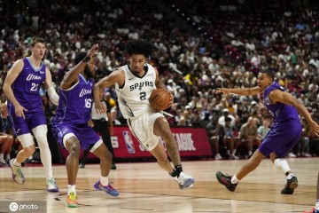 夏联综述：布朗尼17+5+5湖人输德比 河村勇辉两双