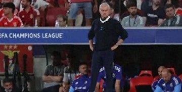 0-1告负！费内巴切无缘欧冠，穆帅两赛季折戟，或转战欧联杯争荣誉