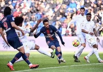 法甲中游卡位战！朗斯主场冲欧战，巴黎 FC 客场保排名