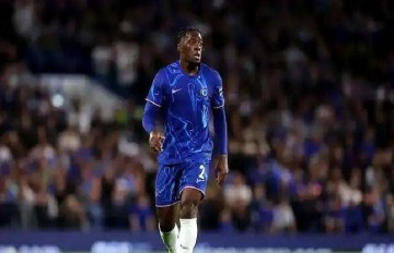 4500万到3500万！迪萨西转会陷僵局，黄潜抠门，切尔西强硬谁妥协？