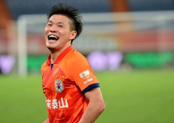 徐彬刚在中超坐稳主力！就被传闻要离队留洋，球迷推荐他去德甲