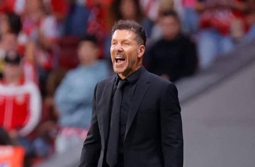 西蒙尼执教马竞喜迎胜利，西甲近4轮10分杀进前4