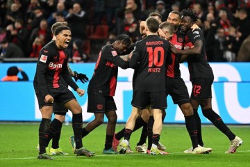 德甲榜首级对决：勒沃库森主场锁榜首，霍芬海姆客场掀翻 “药厂”？