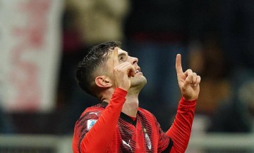 2-0米兰意甲首胜，赛后球员评分出炉，诞生出4个不可思议