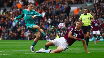 1-0！95分钟绝杀 英超11.2亿豪门11打10险胜升班马 全胜守住榜首