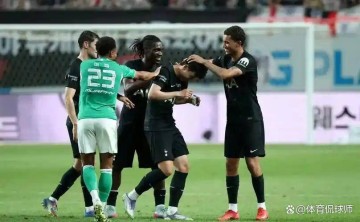 2-1巴萨开门红，曼联旧将5000万先生，欧冠9分钟双响庆祝