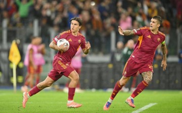 迪巴拉精彩进球助罗马击败萨索洛，反超AC米兰并追平意甲领头羊