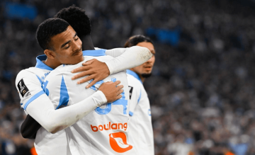 一场6-2，让法甲变天，榜首易主，曼联弃将踢疯了：轰入4球