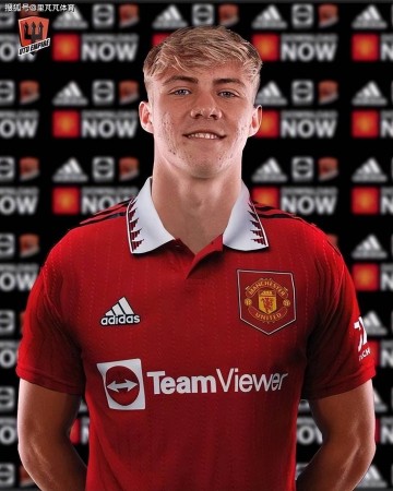 米兰购买新中锋锁定曼联9号：薪资是DV9的1/4，曾在意甲证明自己