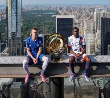 太会整活！帕尔默登贝莱高空与世俱杯奖杯合影，复刻经典为决赛预热！