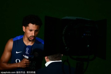 制霸法国！马尔基尼奥斯效力巴黎12年拿36冠，其中豪夺10次法甲！